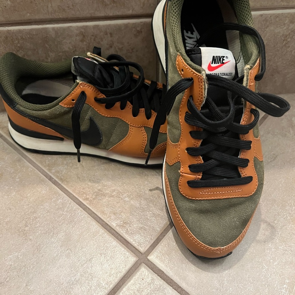 Nike Women’s Internationalist